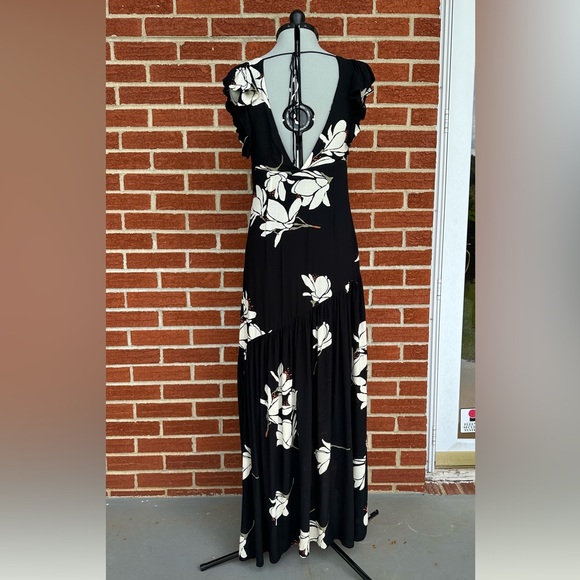 Free People She's a Waterfall Dress Floral V-neck Flutter Sleeve waterfall Maxi - Picture 2 of 11